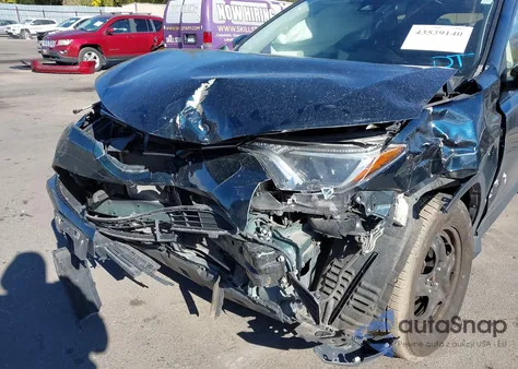 2017 Toyota Rav4 Le z USA, uszkodzony, nr VIN JTMBFREV4HJ169234